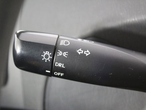 Used 2013 Toyota Prius Plug-In Hybrid image 28