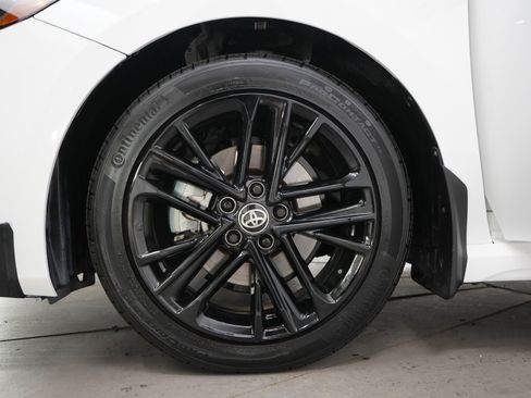 Used 2025 Toyota Camry SE AWD/4WD image 29