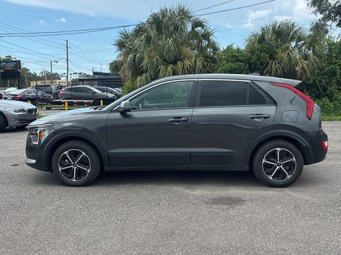 Used 2025 Kia Niro LX FWD image 2