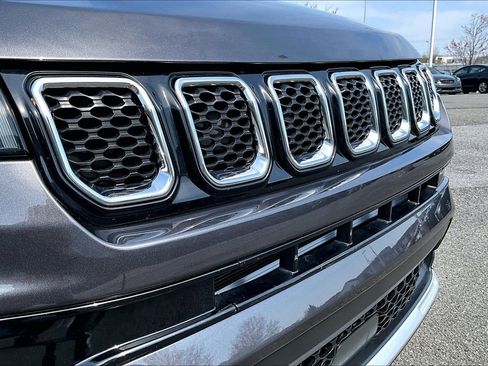 Used 2023 Jeep Compass Limited AWD/4WD image 28