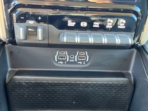 Used 2024 RAM 3500 Laramie w/ Towing Technology Group image 40