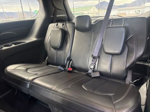 Used 2024 Chrysler Pacifica Limited FWD image 20