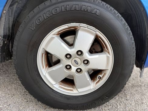 Used 2011 Ford Escape XLT w/ 202A Rapid Spec Order Code FWD image 22