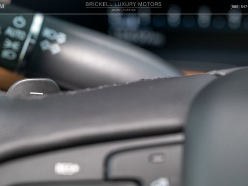Used 2024 Cadillac Escalade ESV Luxury AWD/4WD image 36