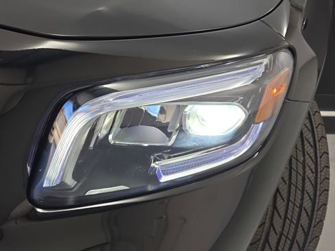 Certified 2022 Mercedes-Benz GLB 250 GLB 250 image 32