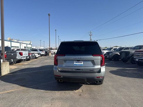 Used 2025 GMC Yukon XL Denali Ultimate AWD/4WD image 4