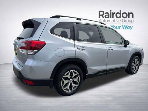 Used 2019 Subaru Forester Premium image 8