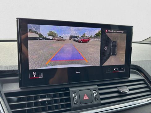 Used 2024 Audi Q5 e Premium Plus w/ Premium Plus Package image 17