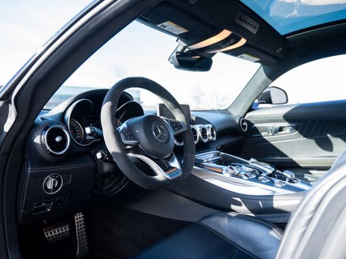 Used 2016 Mercedes-Benz AMG GT S image 2
