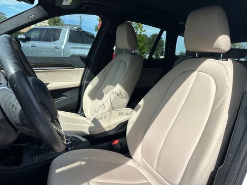 Used 2022 BMW X1 xDrive28i w/ Premium Package AWD/4WD image 10