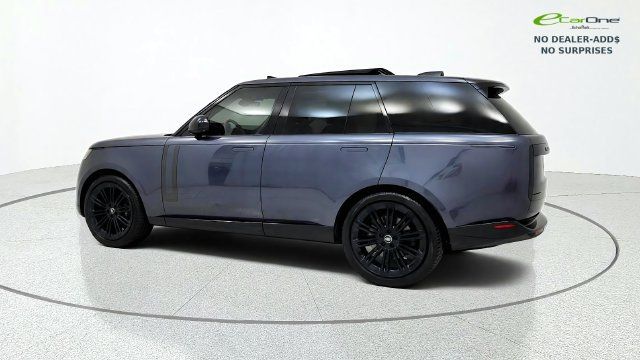 Used 2024 Land Rover Range Rover SE AWD/4WD image 5