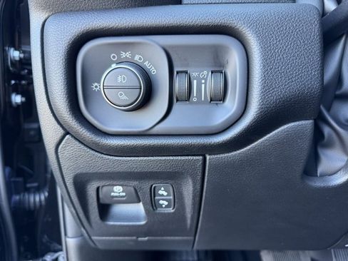 New 2026 RAM 1500 4x4 Crew Cab image 23