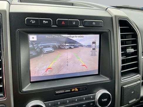 Used 2019 Ford Expedition XLT w/ Equipment Group 202A AWD/4WD image 24