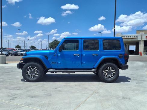 Certified 2025 Jeep Wrangler Unlimited Sahara AWD/4WD image 3