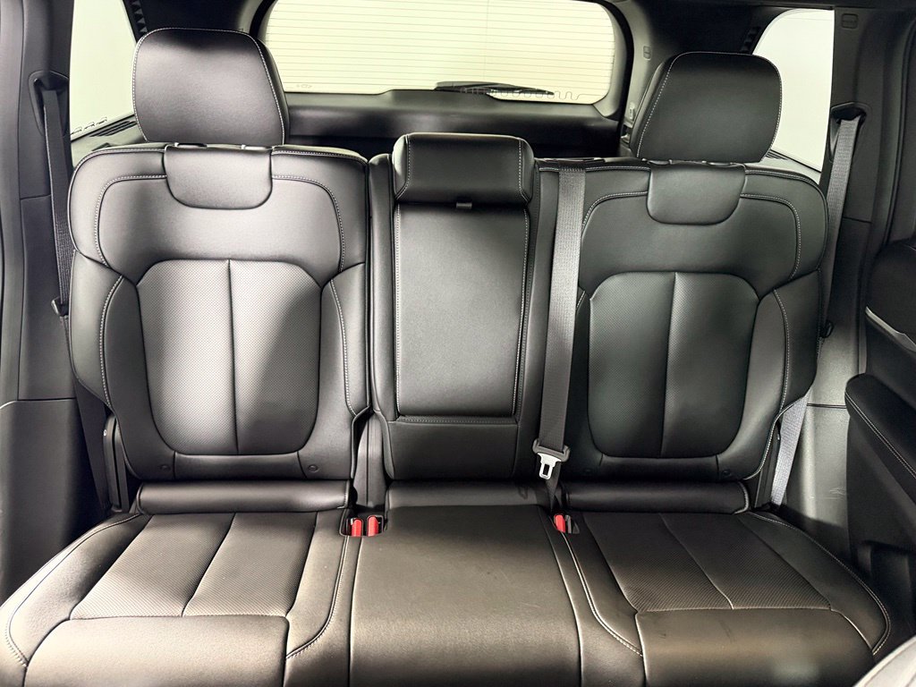 Certified 2025 Jeep Grand Cherokee Limited w/ Luxury Tech Group II RWD image 18