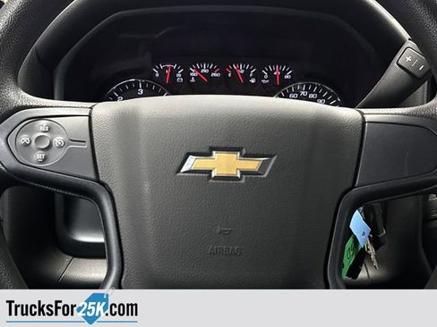 Used 2018 Chevrolet Silverado 1500 Custom w/ Custom Value Package image 15