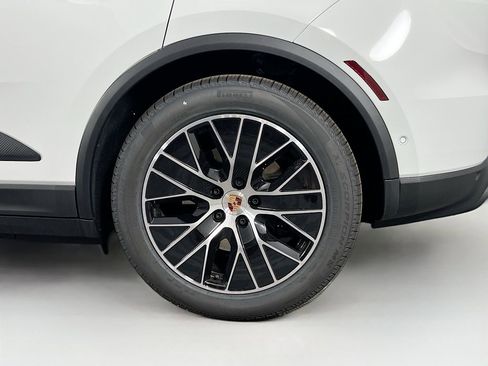 New 2026 Porsche Macan 4 Electric AWD/4WD image 33
