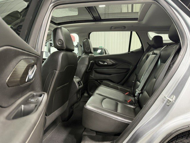 Certified 2023 GMC Terrain SLT w/ Infotainment Package II AWD/4WD image 10