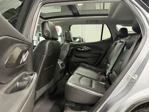 Certified 2023 GMC Terrain SLT w/ Infotainment Package II AWD/4WD image 10