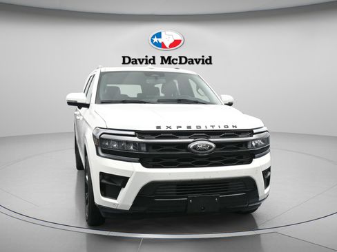 Used 2023 Ford Expedition Max Limited RWD image 2