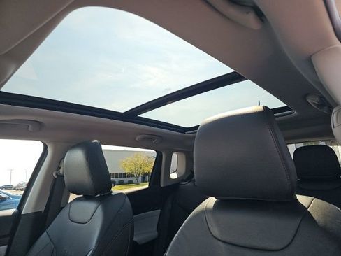 Used 2022 Jeep Compass Limited w/ Sun and Sound Group image 21