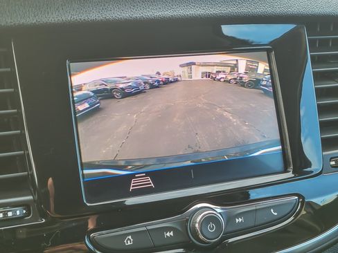 Used 2022 Buick Encore Preferred w/ Safety Package image 12