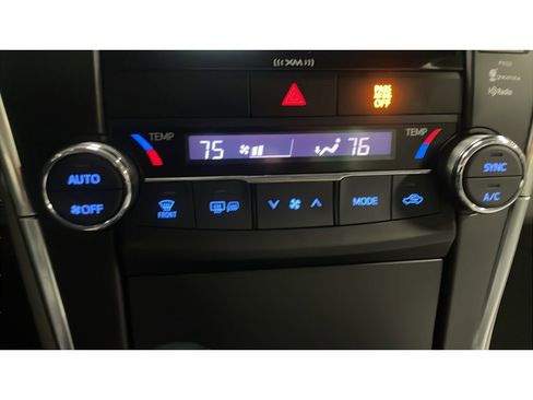 Used 2016 Toyota Camry XLE image 13