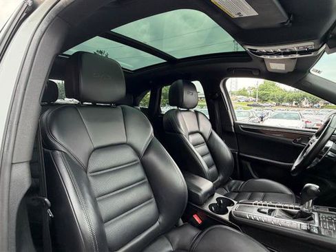 Used 2018 Porsche Macan GTS AWD/4WD image 19