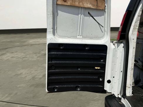 Used 2012 Chevrolet Express 3500 Extended RWD image 13