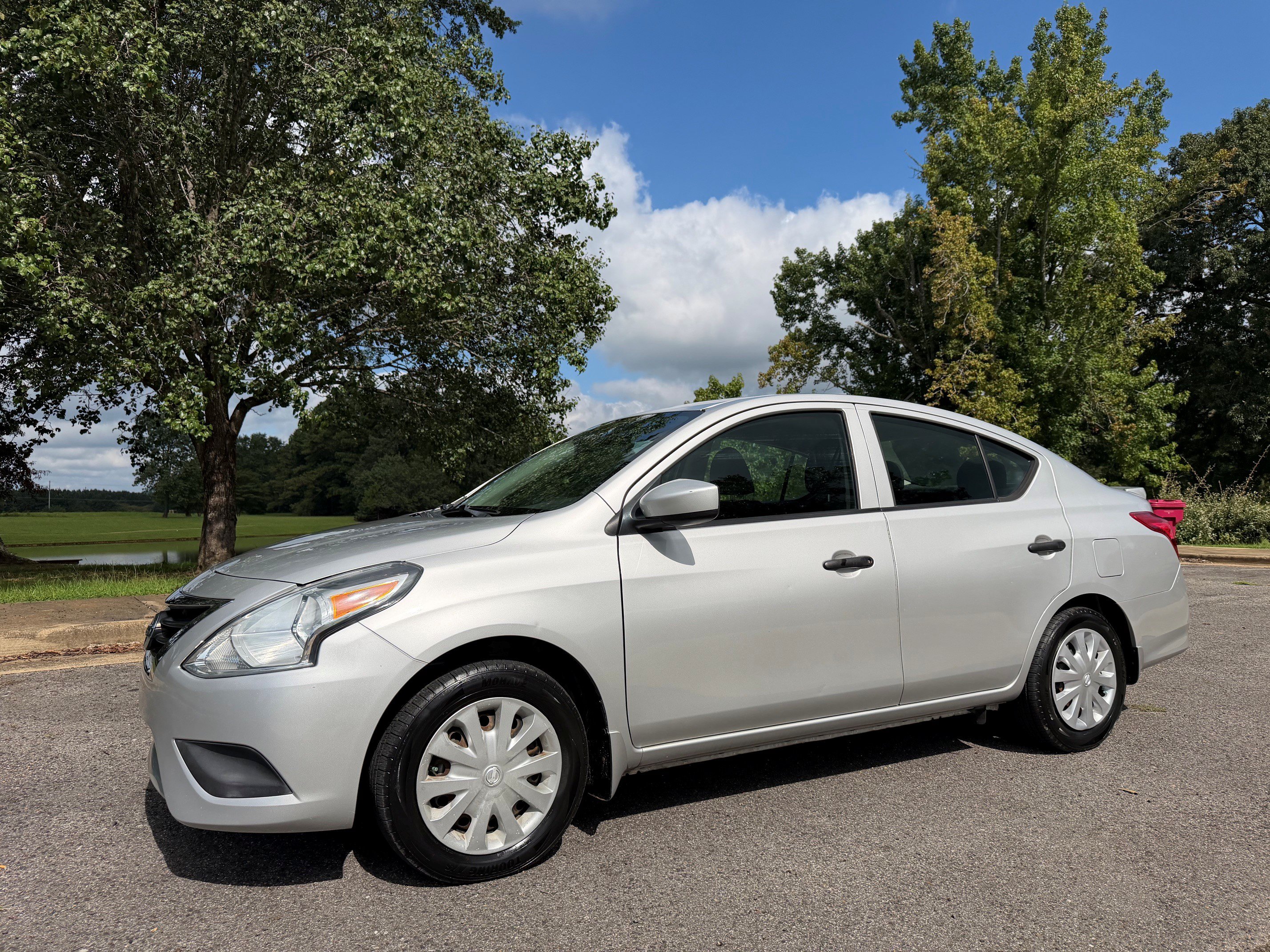 Used 2018 Nissan Versa S Plus FWD image 1