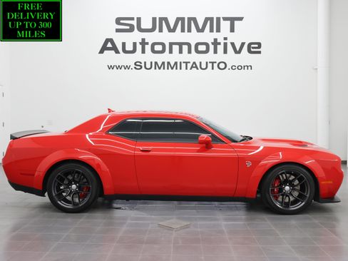 Used 2018 Dodge Challenger SRT Hellcat RWD image 1
