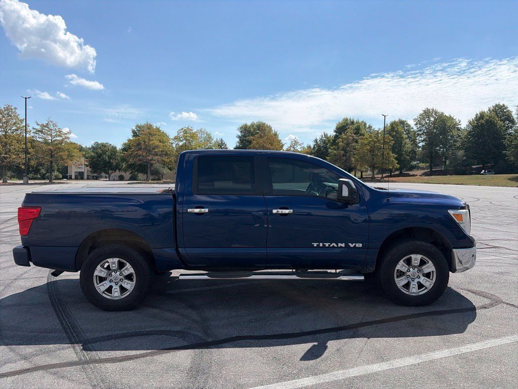 Used 2019 Nissan Titan SV w/ SV Convenience Package AWD/4WD image 8