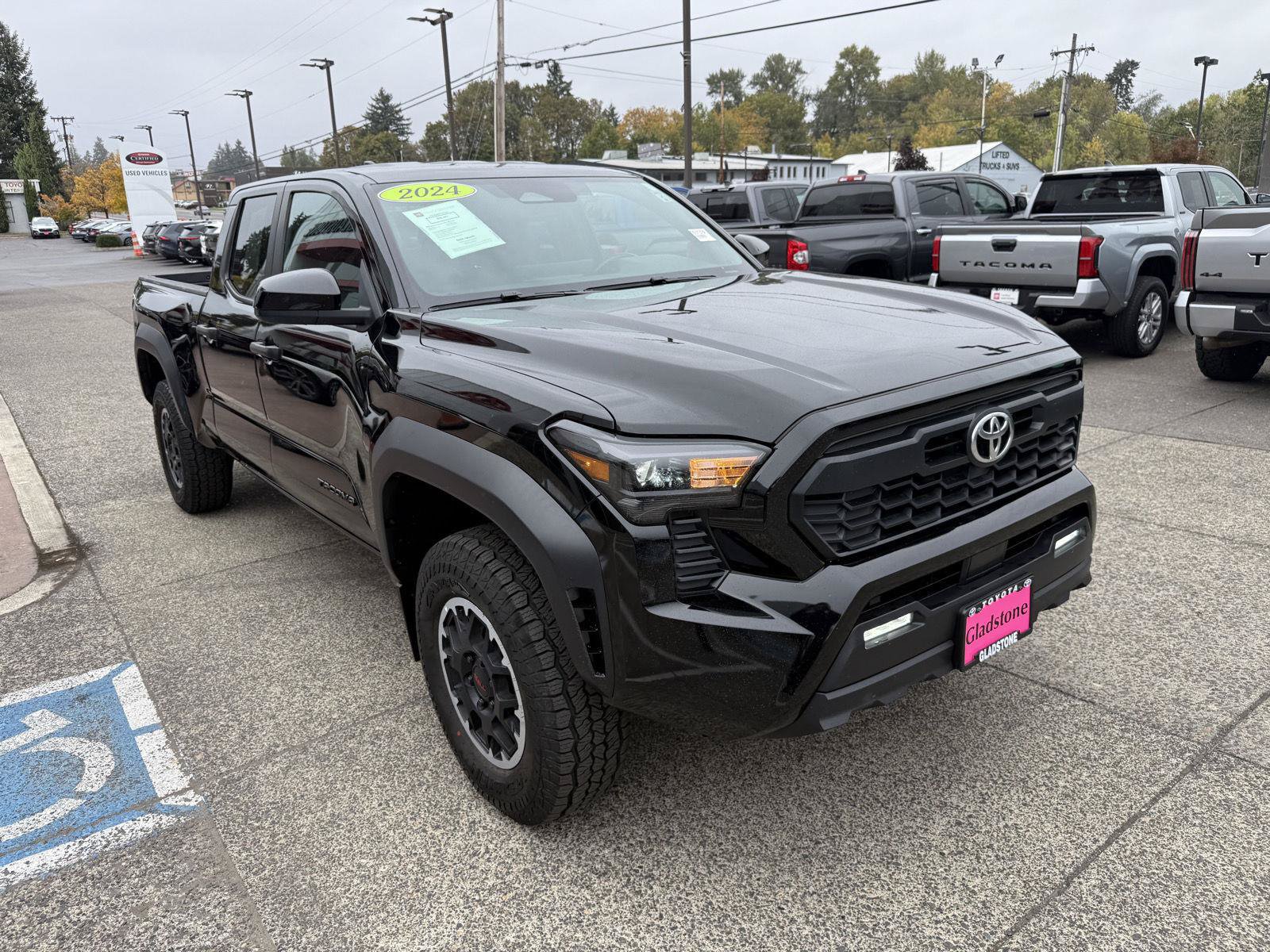 Used 2024 Toyota Tacoma TRD Off-Road AWD/4WD image 8