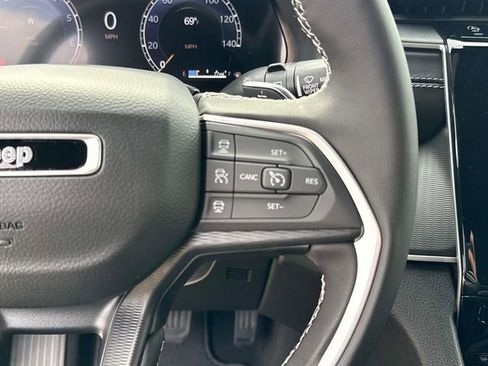 New 2025 Jeep Grand Cherokee L Altitude RWD image 18