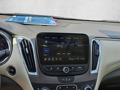 Used 2024 Chevrolet Malibu LT image 14