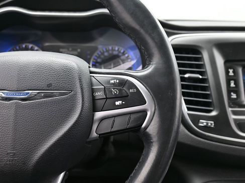 Used 2015 Chrysler 200 Limited w/ Convenience Group image 43