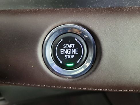 Certified 2023 Cadillac Escalade Premium Luxury Platinum w/ Heavy-Duty Trailer Package image 31