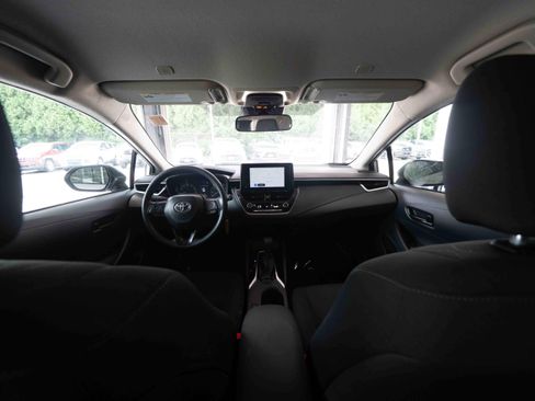 Used 2025 Toyota Corolla LE FWD image 19