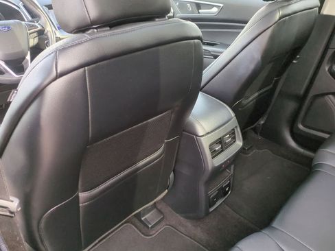 Used 2020 Ford Edge Titanium w/ Equipment Group 301A AWD/4WD image 18