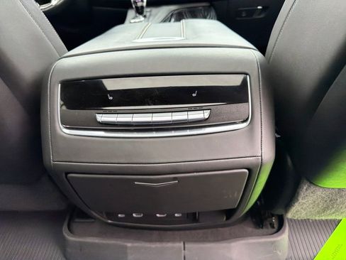Used 2023 Cadillac Escalade ESV V AWD/4WD image 55