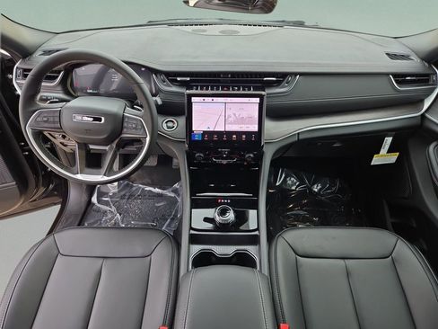 New 2025 Jeep Grand Cherokee L Limited RWD image 18