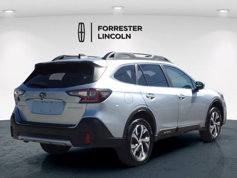 Used 2022 Subaru Outback Limited w/ Popular Package #2 AWD/4WD image 3