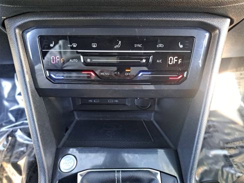 Used 2022 Volkswagen Tiguan SE R-Line image 24