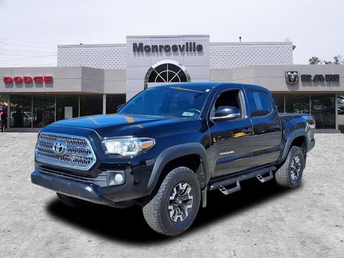 Used 2016 Toyota Tacoma SR image 1