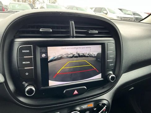 Used 2023 Kia Soul LX w/ LX Technology Package image 18