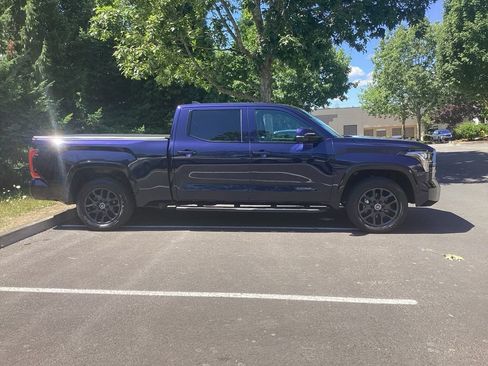 Used 2024 Toyota Tundra Platinum AWD/4WD image 14