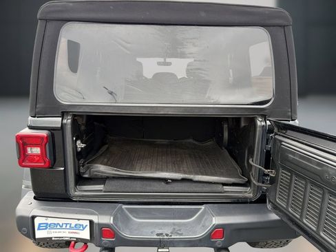 Used 2018 Jeep Wrangler Unlimited Rubicon AWD/4WD image 10