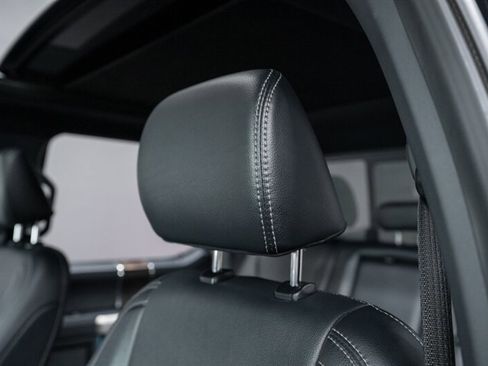 Used 2022 Ford F250 Lariat w/ Black Appearance Package image 19