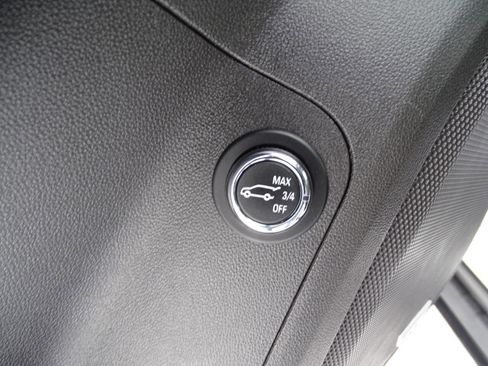 Used 2018 GMC Acadia SLT image 16