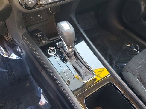 Used 2021 Nissan Kicks SV image 26